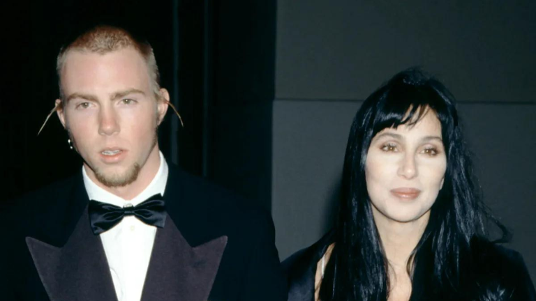 Cher pide la tutela financiera de su hijo Elijah Blue Allman, quien lidia con problemas de abuso de drogas