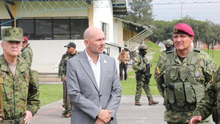 El ministro de Defensa, Giancarlo Loffredo, será el presidente del COE Nacional