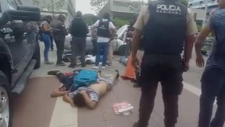 Detienen afuera del Mall del Sol a sujetos que habrían participado en incursión armada a TC Televisión