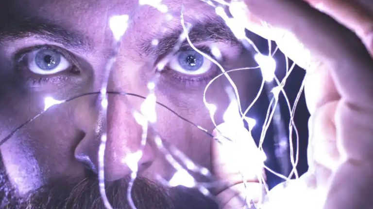 Implantes cerebrales: la carrera del humano por convertirse en cyborg toma impulso