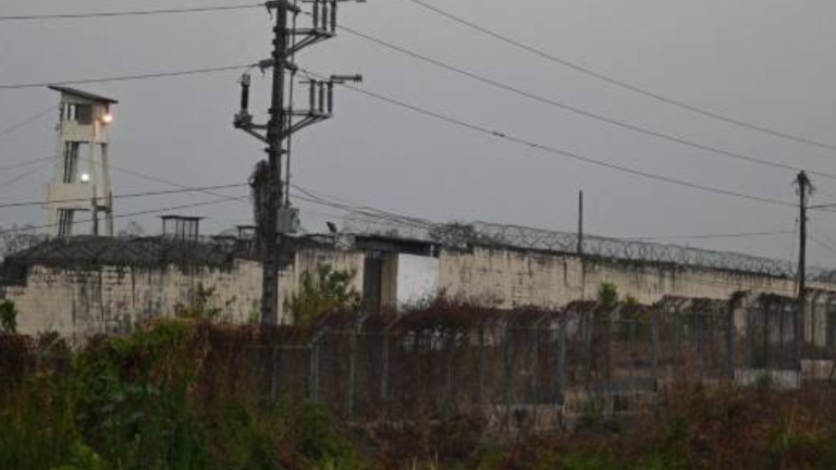 Seis personas murieron en el interior de la Penitenciaría del Litoral tras alertas por incidentes