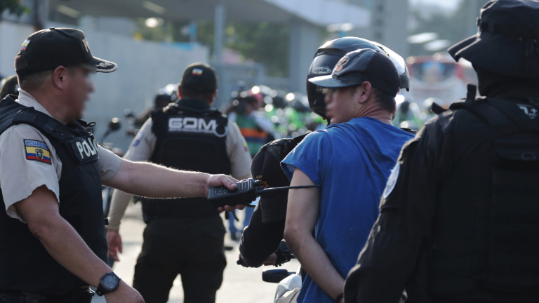 Más de 6.800 detenidos en Ecuador en 31 días de conflicto armado contra crimen organizado