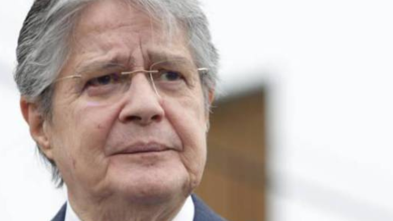 Corte Constitucional niega a presidente Lasso los decretos sobre becas y ayuda a empresarios que emitió