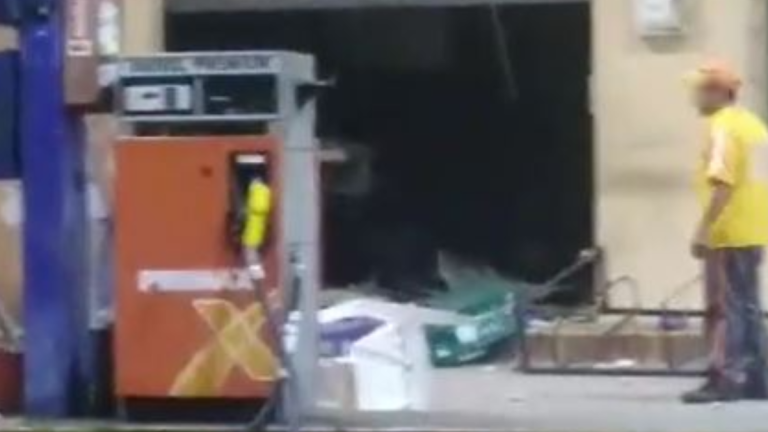 Un atentado con explosivo se reportó en una gasolinera de Pascuales, al norte de Guayaquil