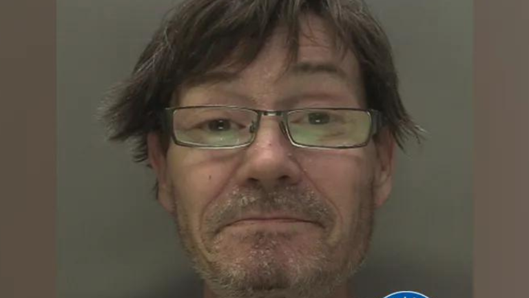 Hombre que escondió el cadáver de su amigo por dos años en un refrigerador fue sentenciado a prisión