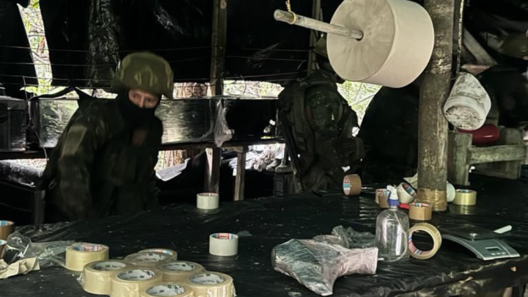 Fuerzas Armadas destruyen un laboratorio de droga en Sucumbíos
