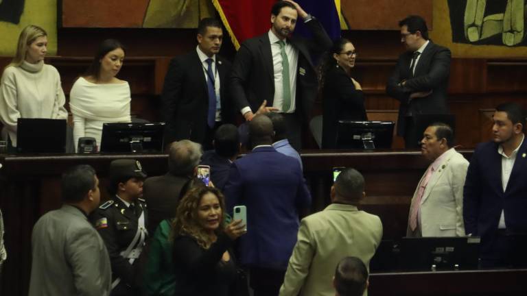 Disturbios en el Pleno de la Asamblea Nacional, este martes 6 de enero.