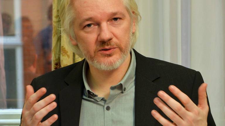 Fiscalía sueca cierra parte de la acusación contra Assange