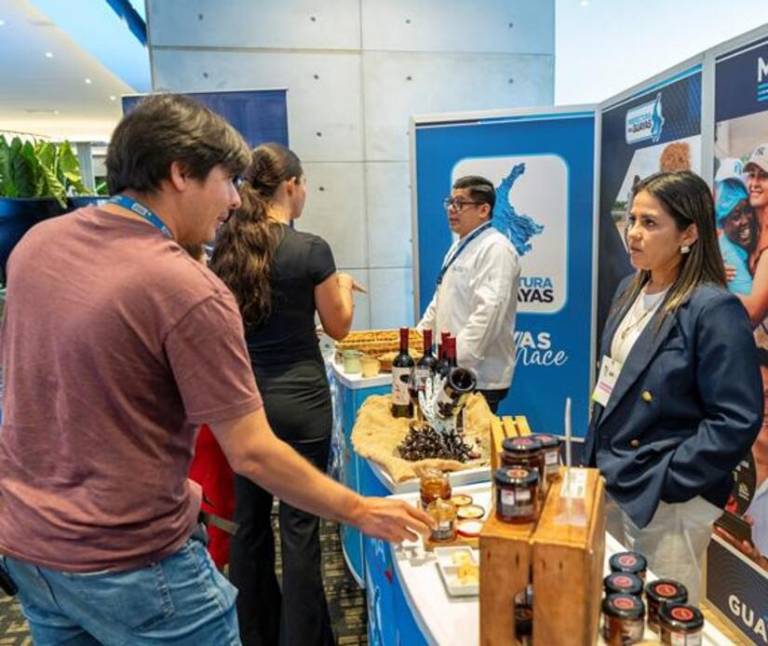 $!Asistentes durante las exhibiciones del Summit.