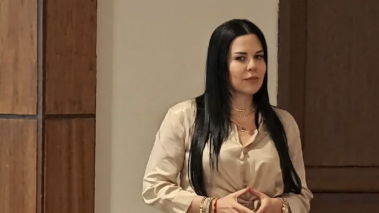Capturan en España a Karla Saud Calero, presunto nexo de Progen para la compra de generadores 'chatarra'