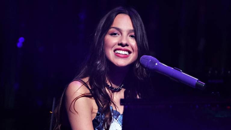 Cantante Olivia Rodrigo y DJ Zack Bia son vistos juntos en Nueva York