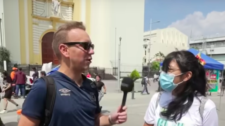 Youtuber viajó a El Salvador para conocer la opinión de la gente sobre Bukele y quedó absorto con el resultado