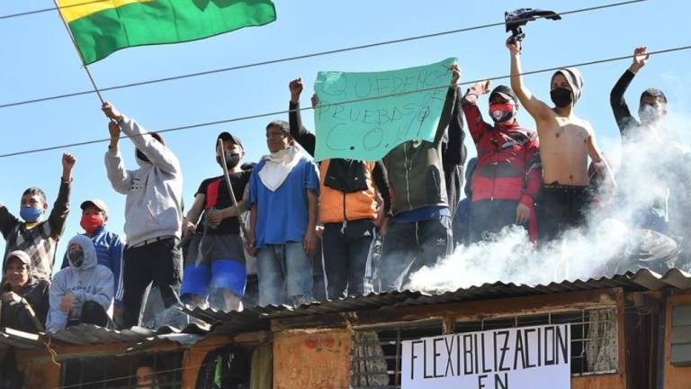 Convictos en una cárcel de Bolivia protestan pidiendo asistencia médica
