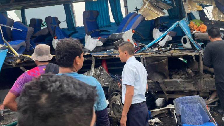 Choque múltiple en El Triunfo deja seis fallecidos y once heridos: un tráiler, una volqueta y un bus se impactaron