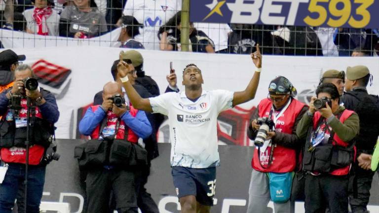 Renato Ibarra marcó el gol del empate en la final para Liga de Quito. El cuadro albo se reforzó para la segunda etapa y cerró un 2023 exitoso: un título internacional y uno nacional.