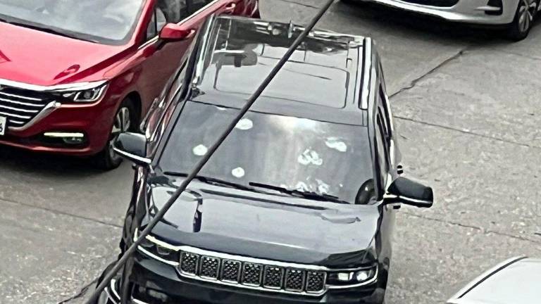 VIDEO: Sujetos disparan contra un vehículo blindado que circulaba por Kennedy Norte