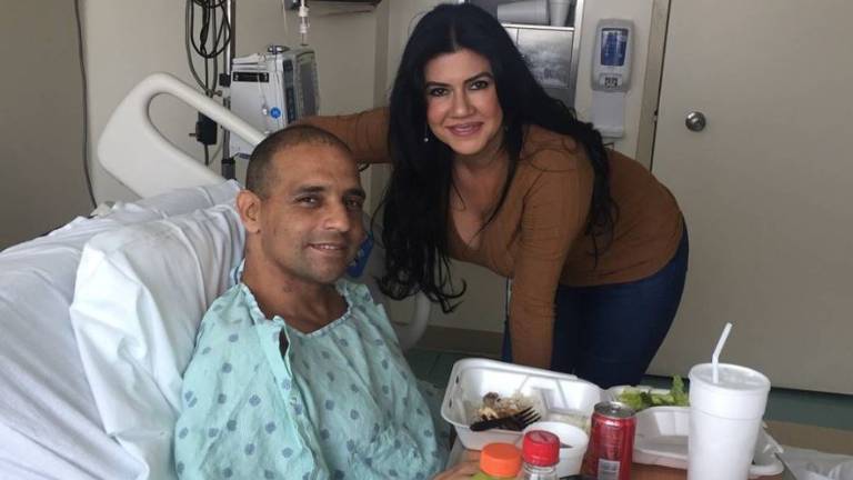 El atleta con VIH que corre de espalda en Miami