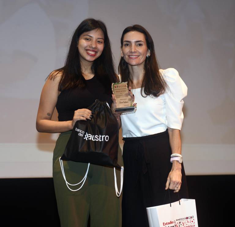 $!Vistazo premió a estudiantes de periodismo por trabajos con enfoque sostenible