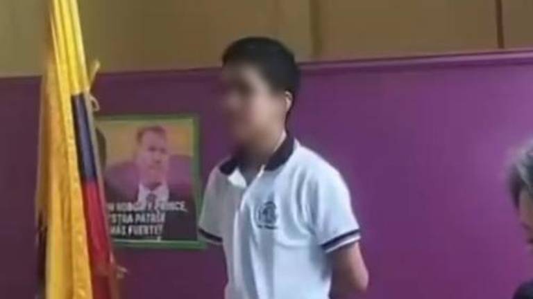 Gobierno niega que se hayan promovido juramentos estudiantiles a favor de Noboa y Erik Prince