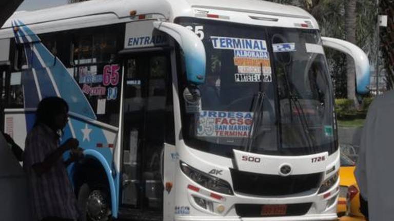 Guayaquil ratifica ordenanza que establece tarifas más altas para buses que mejoren su servicio