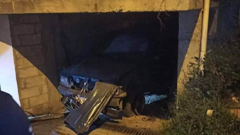 Atentado terrorista contra funcionario que trabaja en socavón de Zaruma: explotó su vehículo