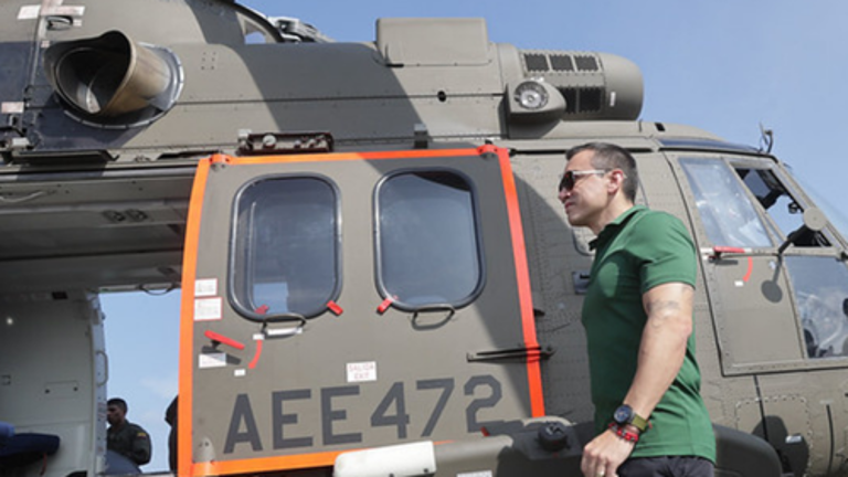 El presidente de la República, Daniel Noboa, durante la entrega de los nuevos helicópteros comprados para las Fuerzas Armadas.
