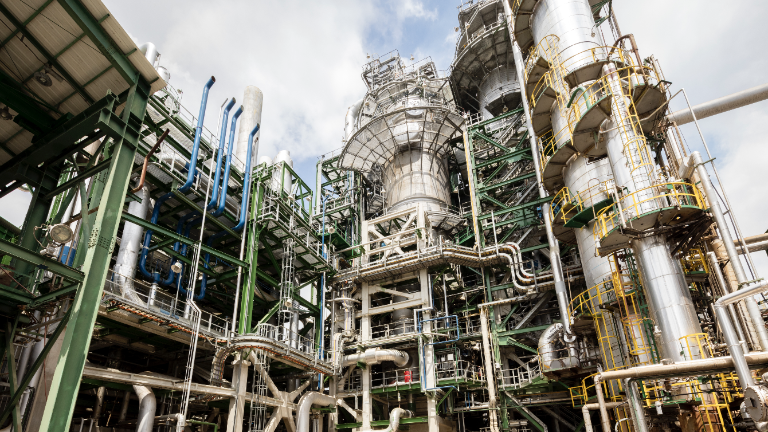Ecuador reanuda operación de la Refinería de Esmeraldas para bajar importación de diésel