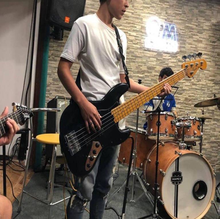 $!A 'Javi' le gustaba mucho tocar guitarra y formaba parte de una banda de música cristiana.