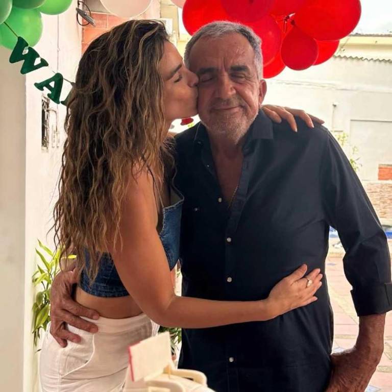 $!La actriz evocó momentos junto a su padre en su despedida.