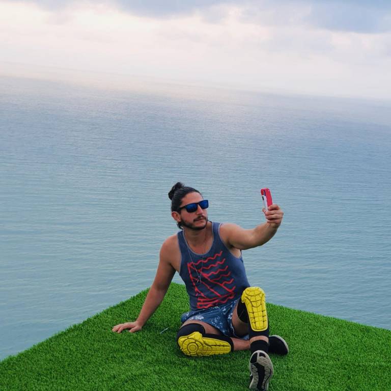 $!“El “cóndor ecuatoriano” posee más de 600 saltos de avión y más de 350 saltos base, que es una rama más extrema del paracaidismo tradicional”.