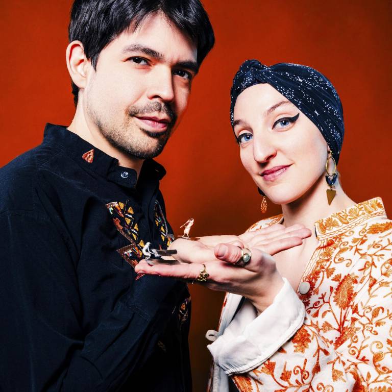 $!El estilo de la pareja franco-ecuatoriana pasea entre música del mundo y jazz.