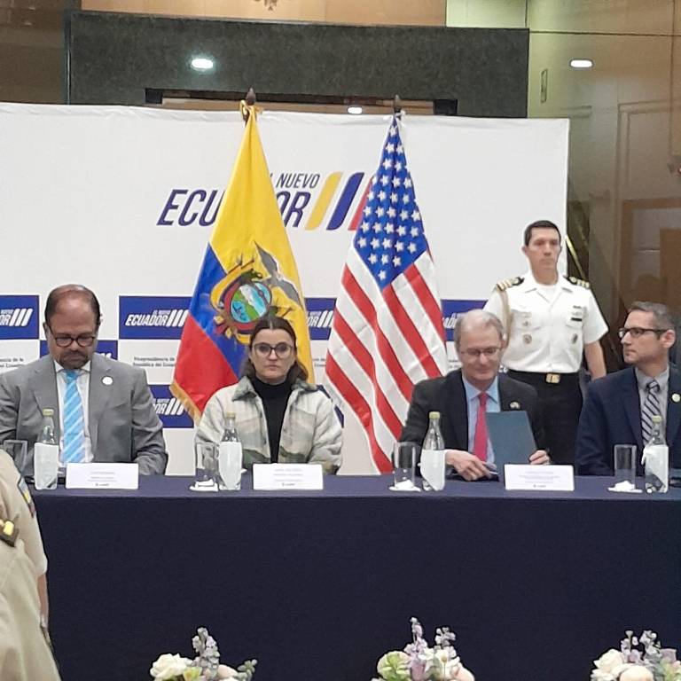 $!Ministro John Reimberg; vicepresidenta María José Pinto; Lawrence Petroni, encargado de Negocios de la Embajada americana, y Allen Pack, director regional del FBI.