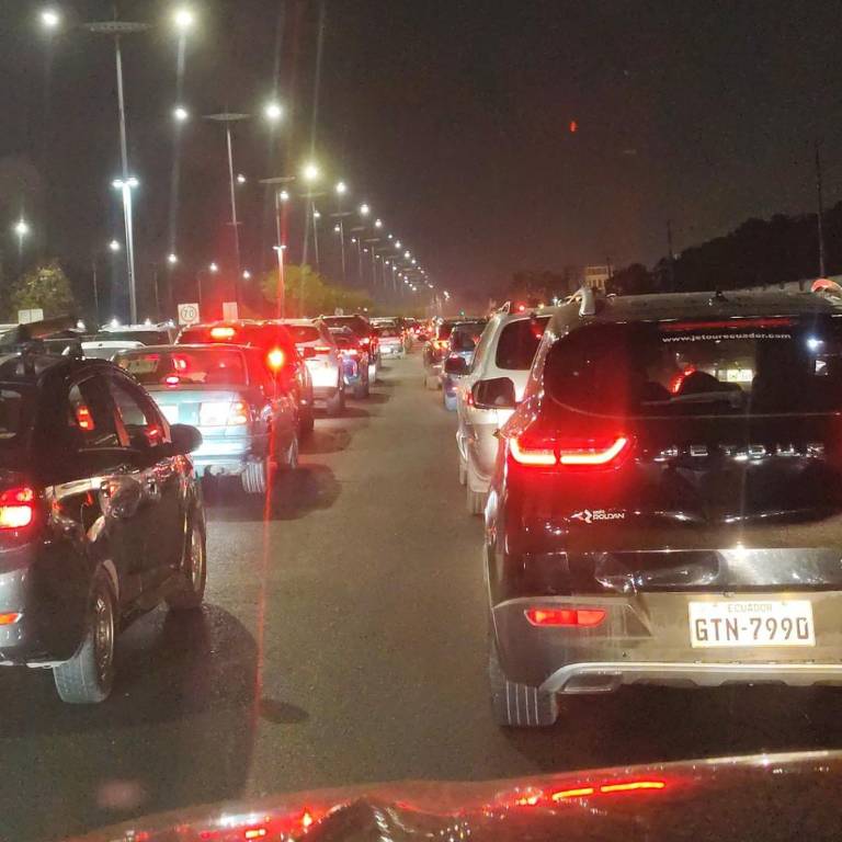 $!El alcalde Juan José Yúnez advirtió sanciones de hasta USD 23 500 por mal uso de suelo.