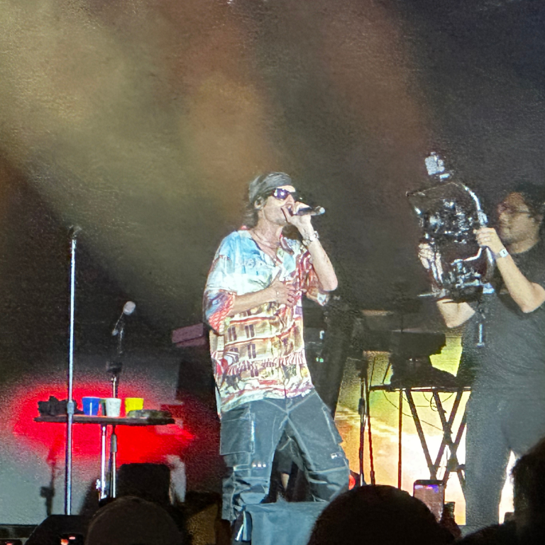 $!Una pedida de mano durante Corazón se robó la atención del público.