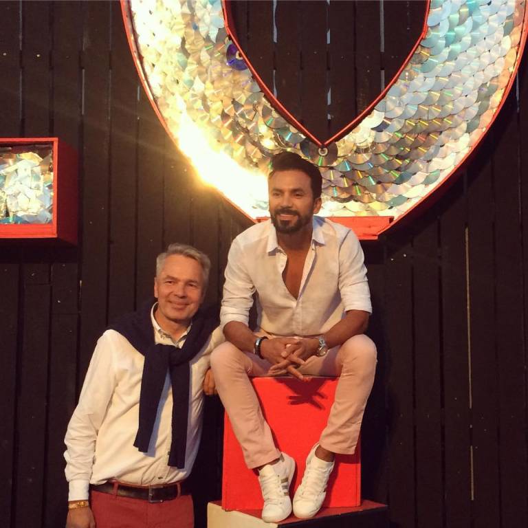 $!Nexar Antonio Flores junto a su esposo Pekka Haavisto.