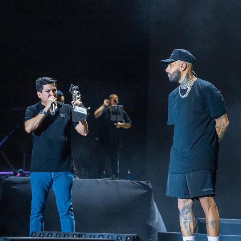 $!El alcalde de Machala junto al cantante Nicky Jam.