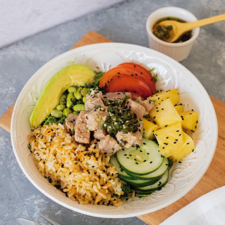 $!Poke bowl de tuna con piña.