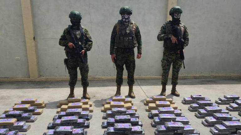 Duro golpe al narcotráfico en Punta Carnero: casi media tonelada de cocaína fue hallada encaletada en camionetas