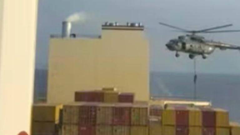 Irán secuestra buque con 25 tripulantes vinculado con Israel: video captó el momento de la interceptación