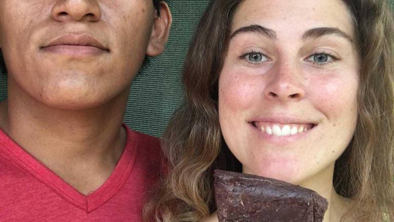 La historia de Caroline Knight: la mujer que lo dejó todo por irse a vivir a la selva con el amor de su vida