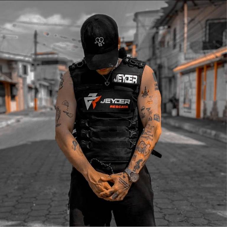 $!¿Quién es 'Jeyder Rescata', el influencer al que allanaron su casa para detenerlo?