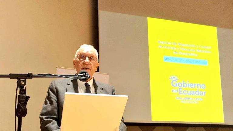 Renuncia el viceministro de Hidrocarburos sugiriendo la suspensión del proyecto de repotenciación de la Refinería de Esmeraldas