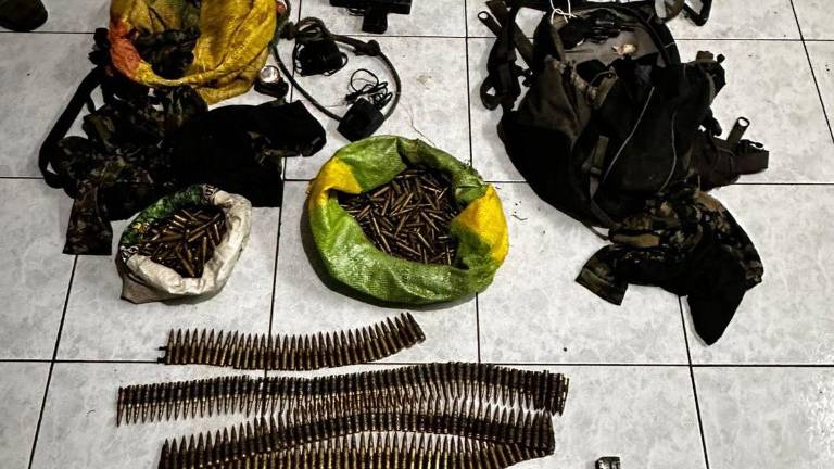 En operativo contra la minería ilegal en Imbabura se incautan armas de uso militar: hay siete detenidos