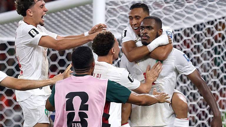 Jugadores de Marruecos celebrando el gol anotado de Issa Diop frente a Países Bajos.