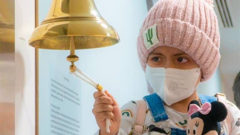 Las dos niñas ecuatorianas diagnosticadas con tumores cerebrales que recibieron protonterapia en España