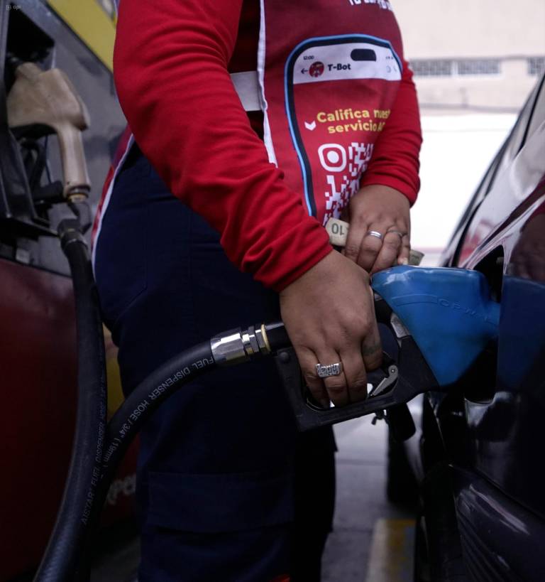 $!Con la eliminación del subsidio, el galón de diésel pasó a costar de USD 1,80 a USD 2,80.