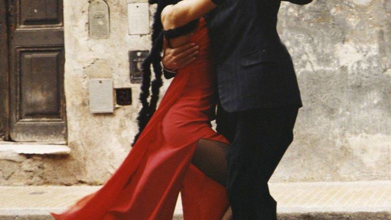Una ciudad húngara retira una prohibición centenaria de bailar el tango