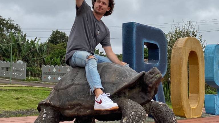 Luisito Comunica, preparado para festival en Guayaquil