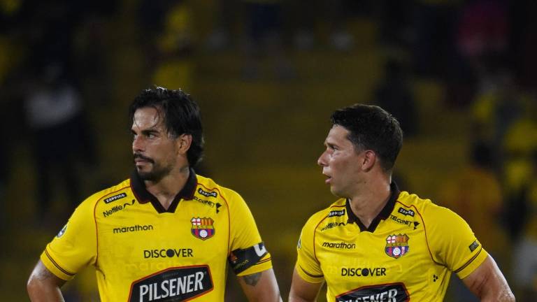 Javier Báez junto a Tomás Martínez en partido de Barcelona SC en LigaPro 2026.