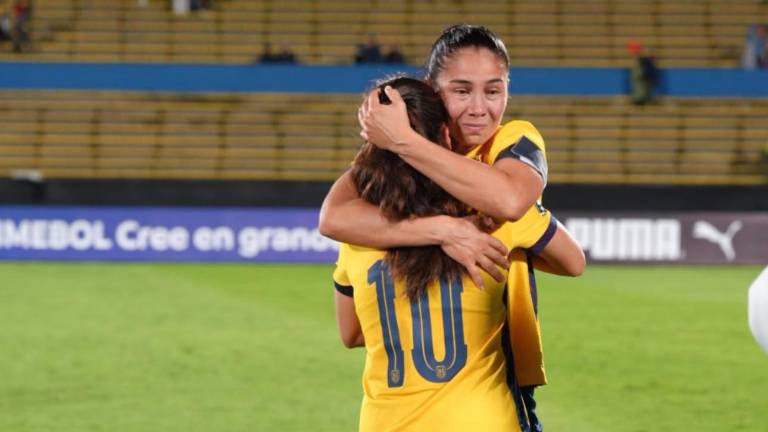 Jugadoras de la Tri celebrando la clasificación al repechaje del Mundial Femenino 2027.
